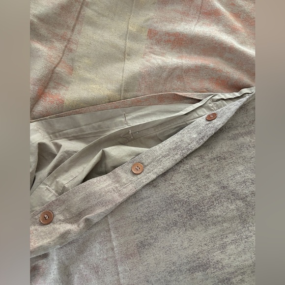 Calvin Klein Arasta Iridescent Sheeting King Duvet Set 7pcs - Picture 3 of 10